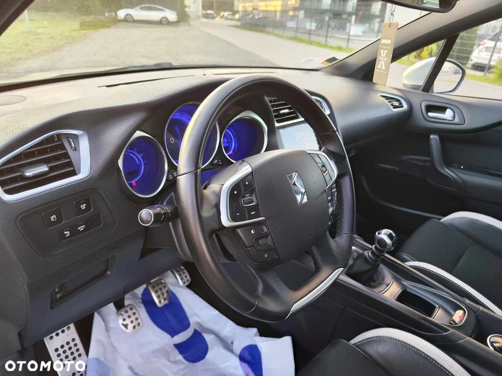 Citroën DS4 BlueHDi 120 Urban Show - 23