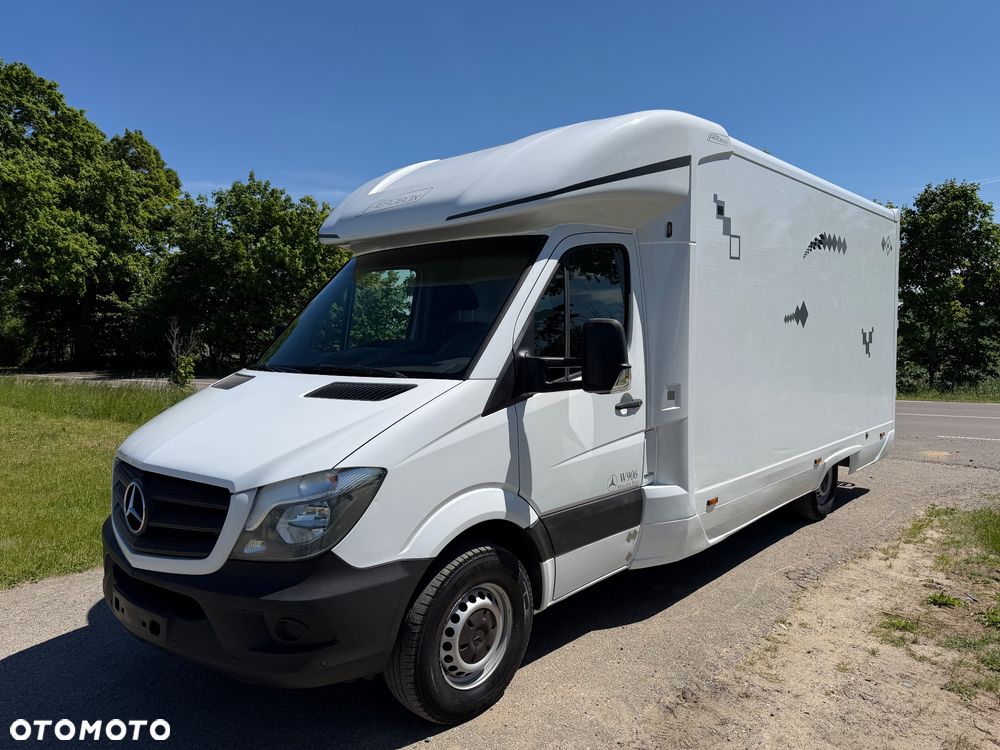 Mercedes-Benz Sprinter - 2