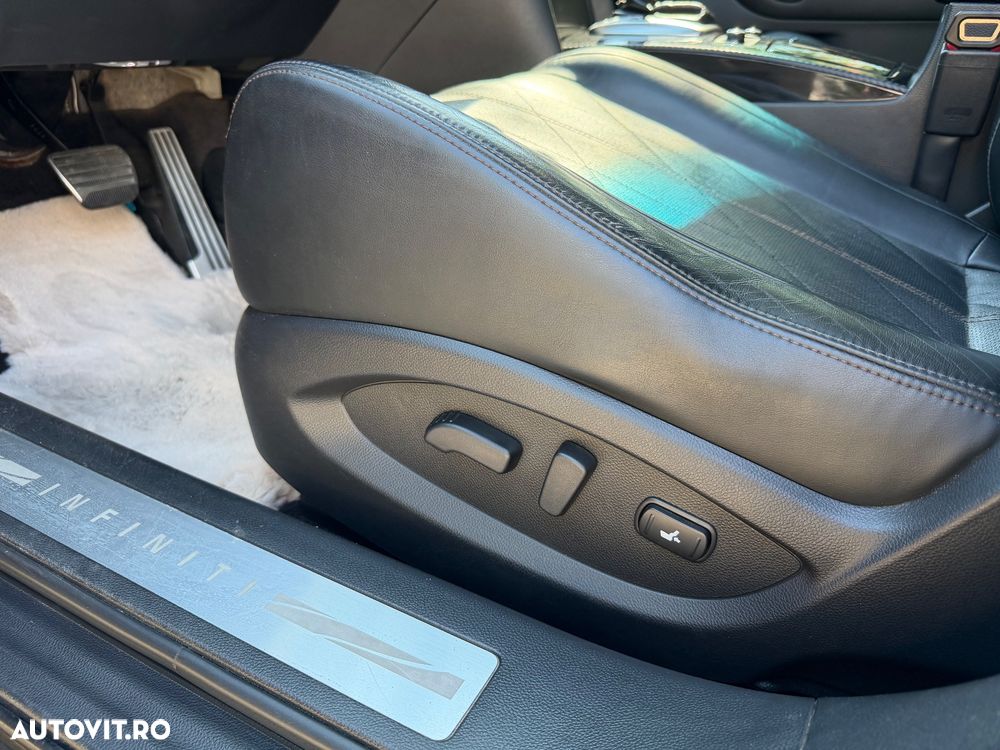 Infiniti Q70 - 17
