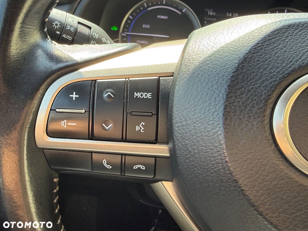 Lexus RX 450hL (hybrid) - 34