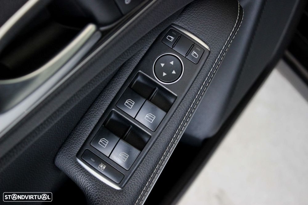 Mercedes-Benz GLA 180 d Urban - 12
