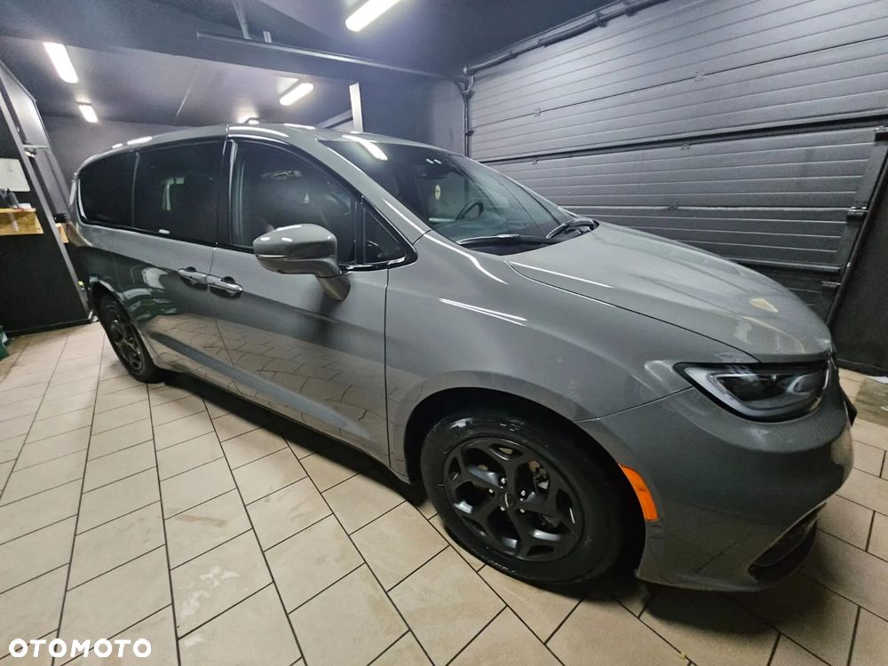 Chrysler Pacifica - 6