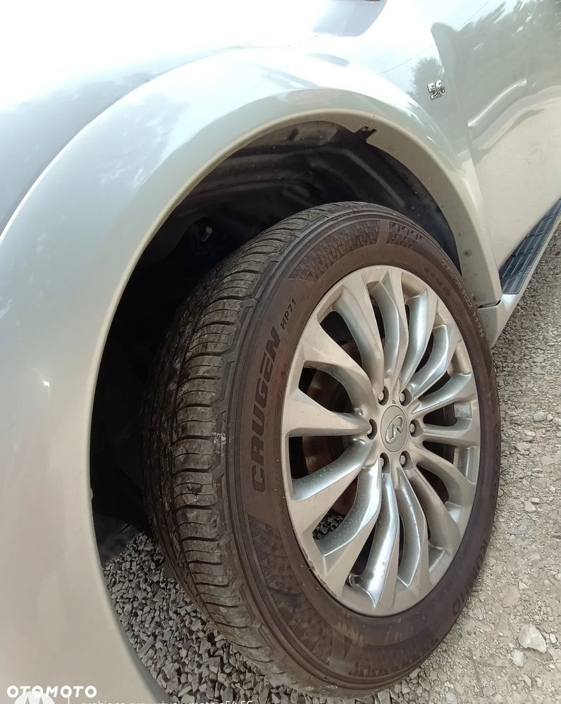 Infiniti QX80 - 16