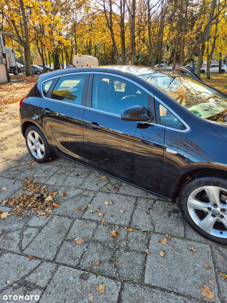 Opel Astra 1.4 T Cosmo - 3