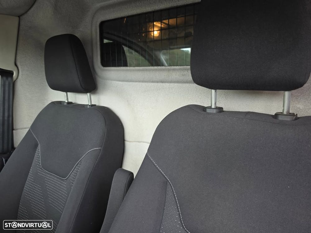 Ford TRANSIT COURIER TDCi - 6