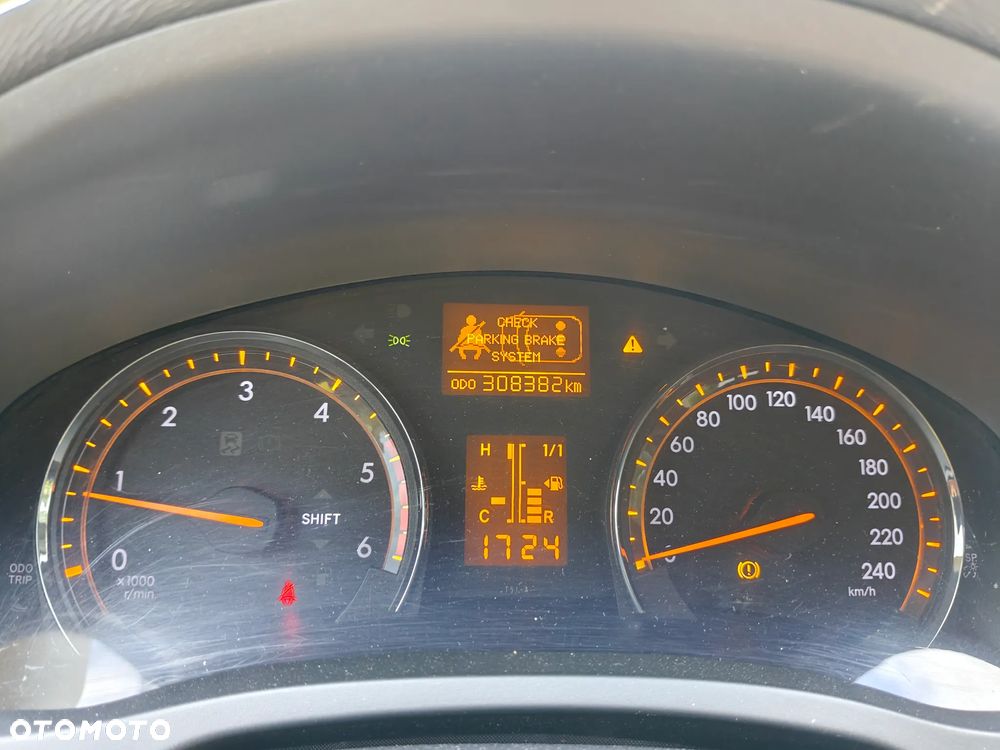Toyota Avensis 2.0 D-4D Premium - 22