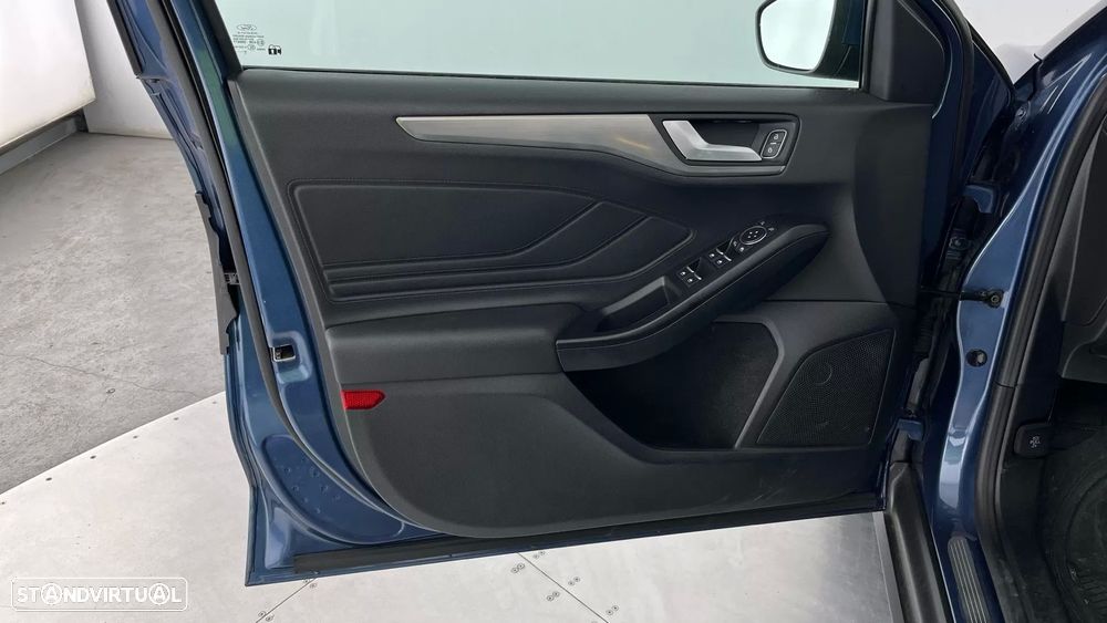 Ford Focus SW 1.0 EcoBoost Titanium - 17