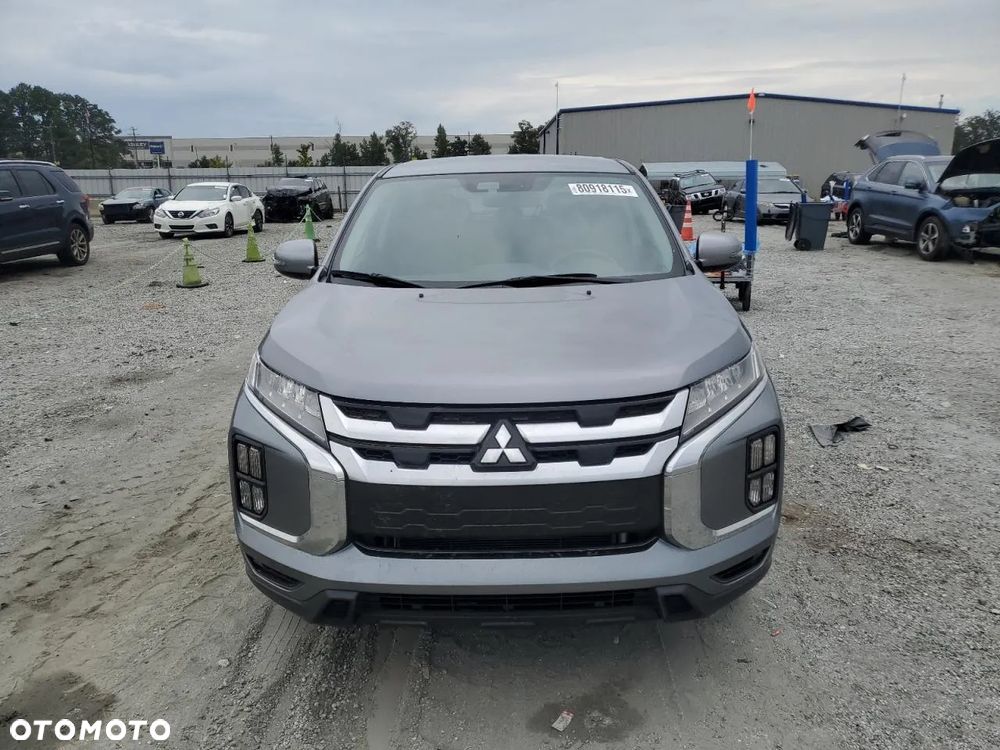 Mitsubishi ASX - 9