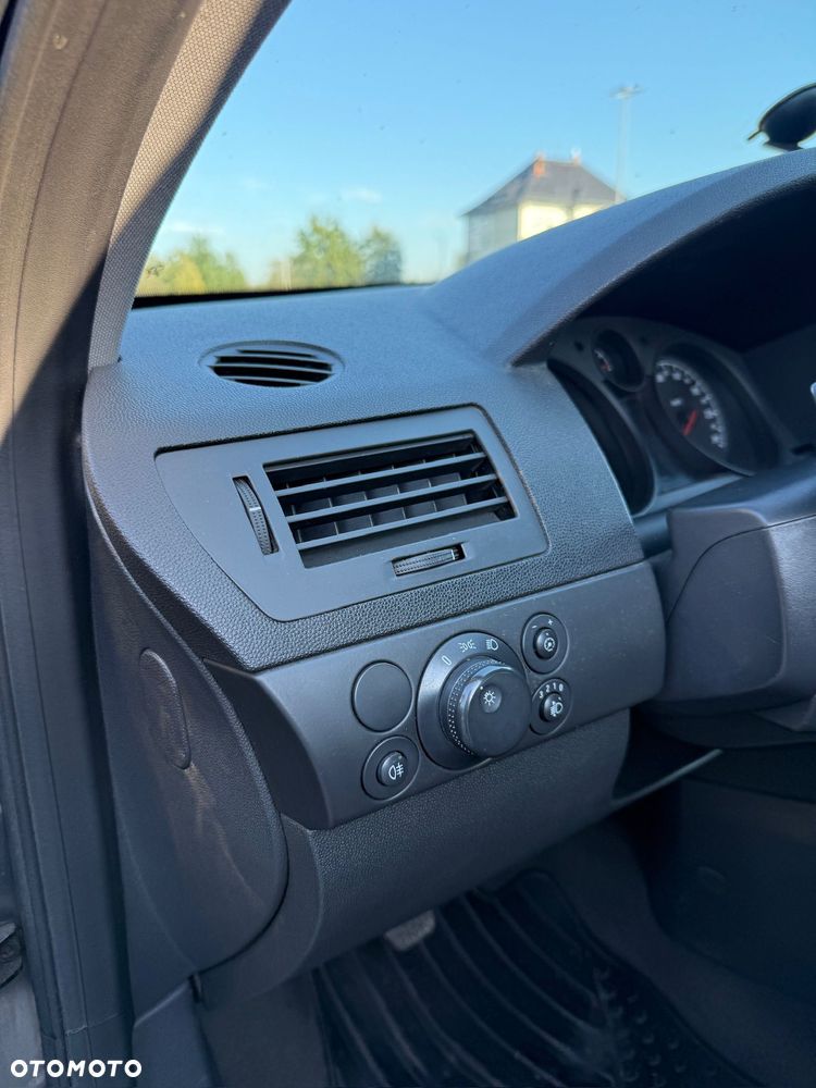 Opel Astra 1.6 Sport - 31