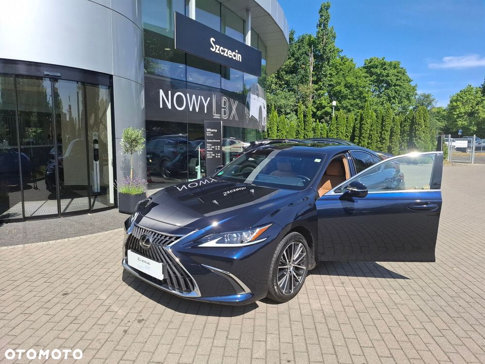 Lexus ES 300h Business Edition - 9