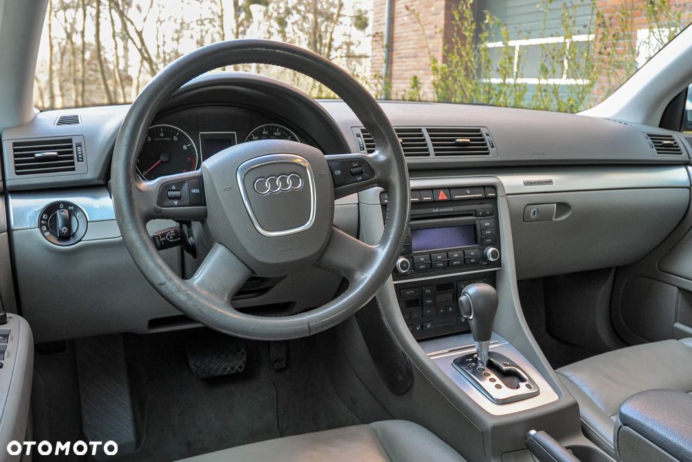 Audi A4 Limousine - 9