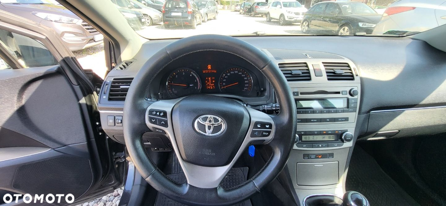 Toyota Avensis - 15