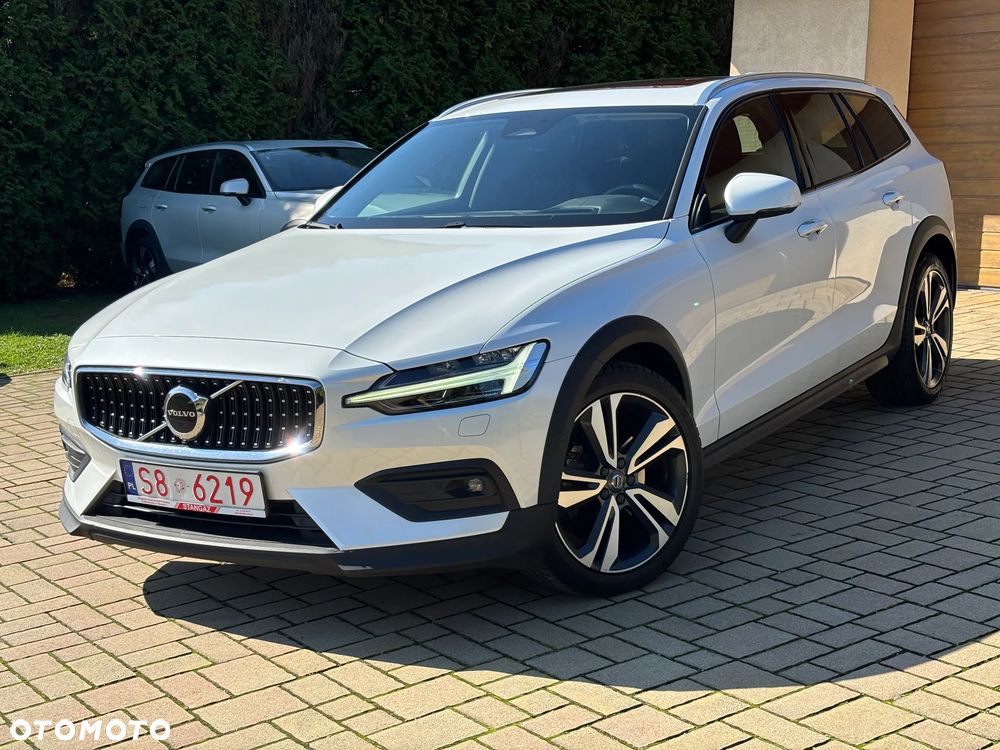 Volvo V60 Cross Country B4 D AWD Ultimate - 2