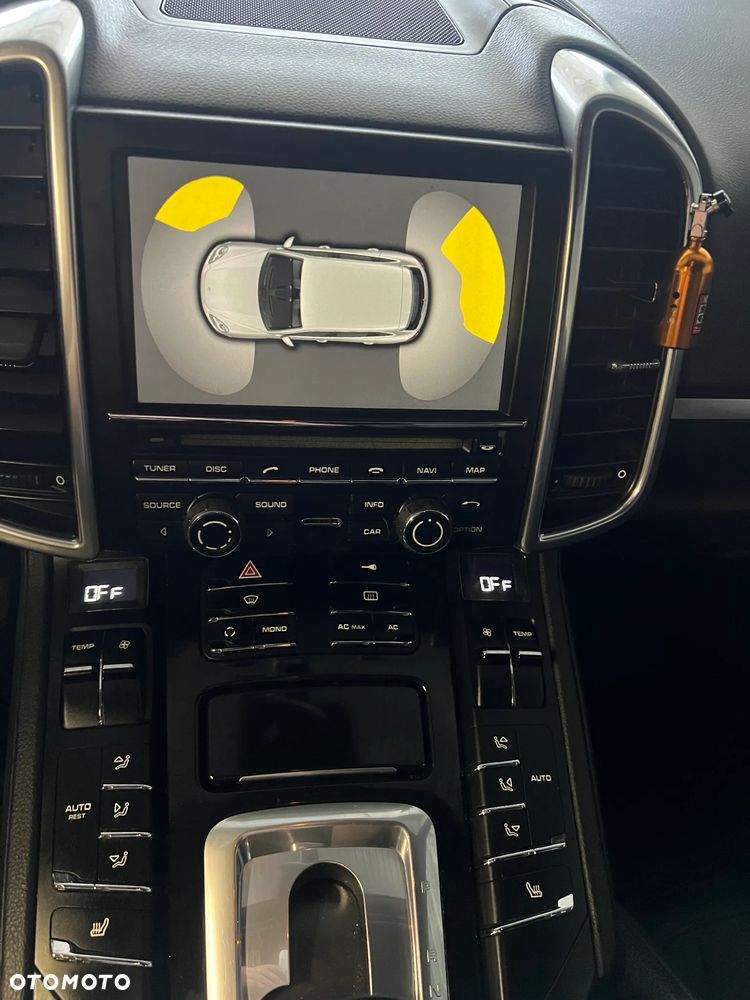 Porsche Cayenne - 13