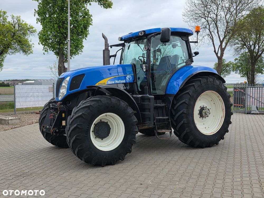 New Holland T7030 PC 2011R - 2