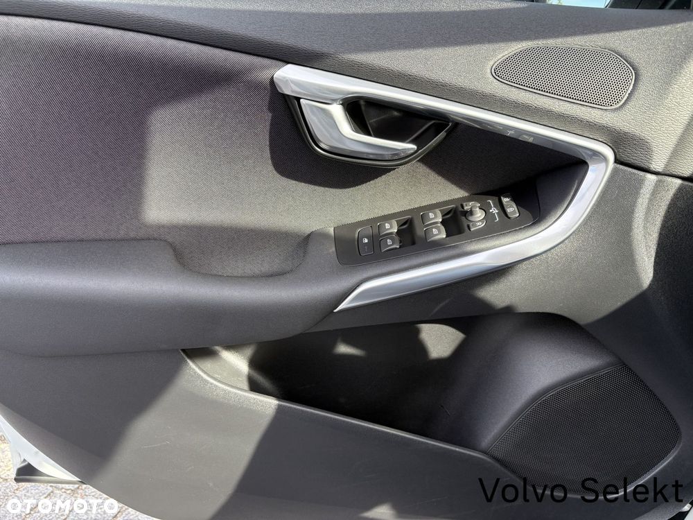 Volvo V40 - 18