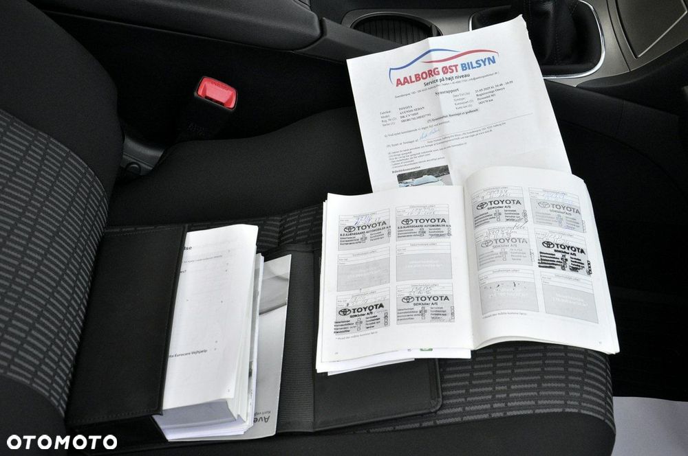 Toyota Avensis 1.8 Sol plus NAVI - 16