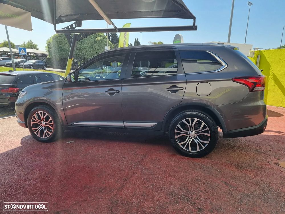 Mitsubishi Outlander 2.2 DI-D Intense - 11