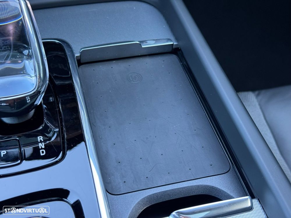 Volvo XC 60 2.0 T6 PHEV Black Edition AWD - 59