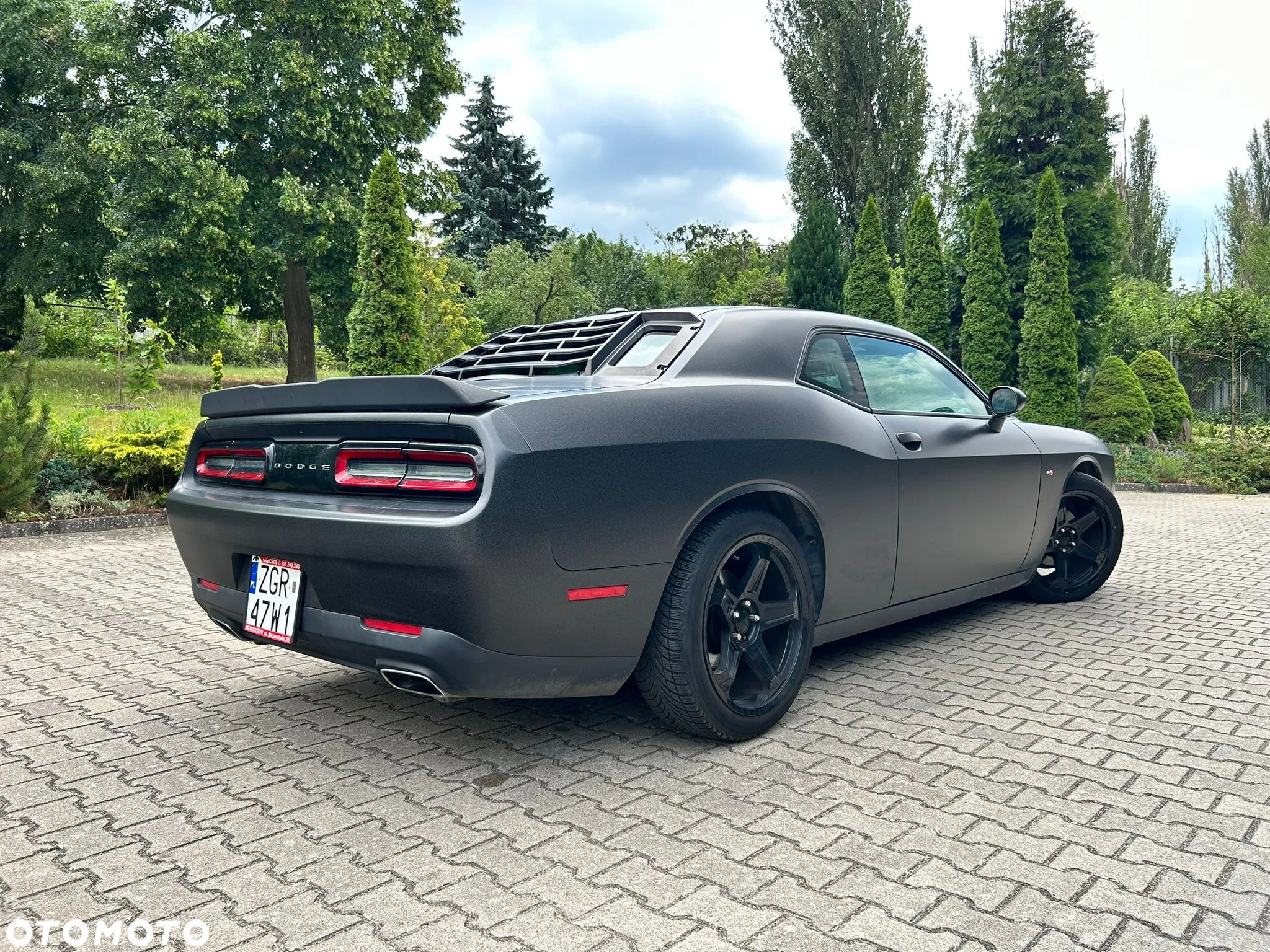 Dodge Challenger - 12