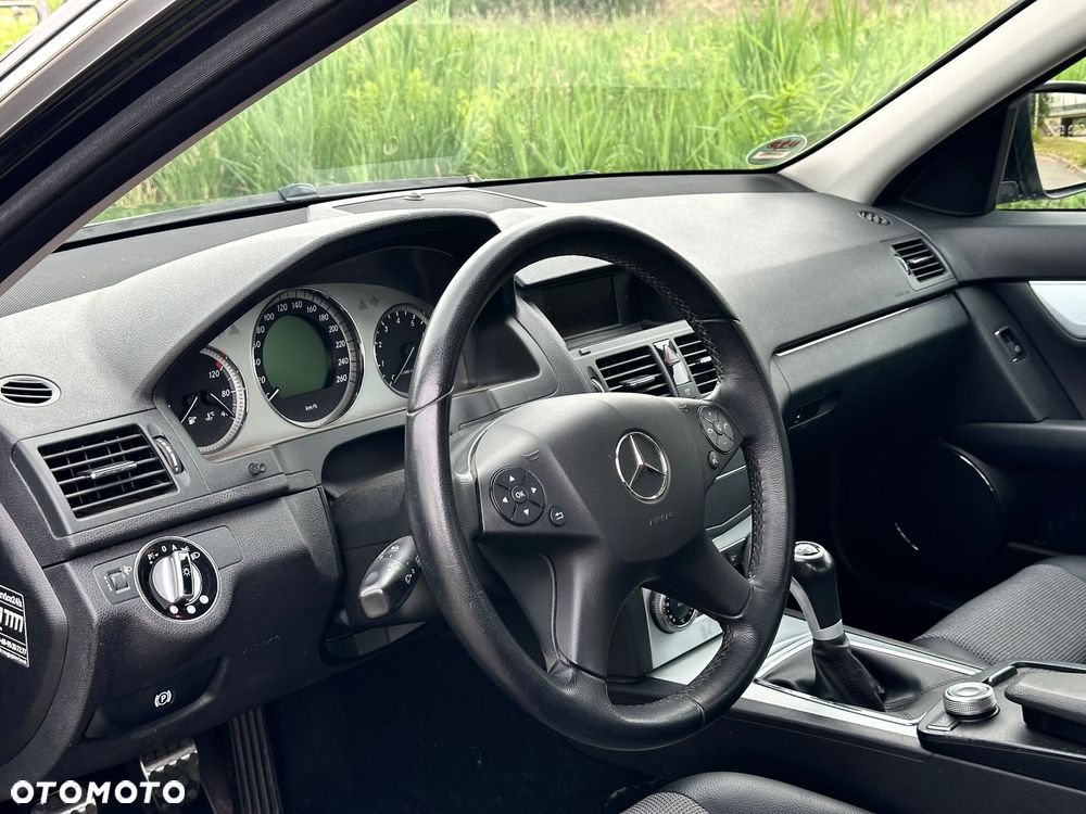 Mercedes-Benz Klasa C 180 Kompressor Avantgarde - 28