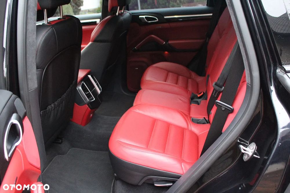 Porsche Cayenne S Diesel Platinum Edition - 7