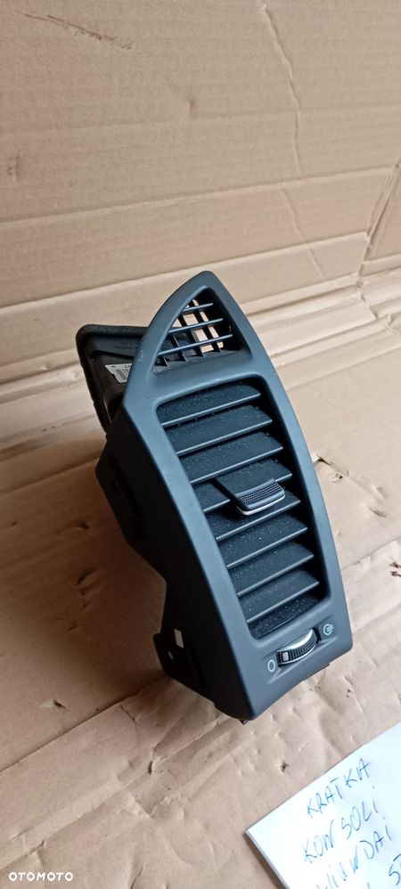 Kratka nawiewu powietrza lewy przód Hyundai i40 3Z974-80000 - 3