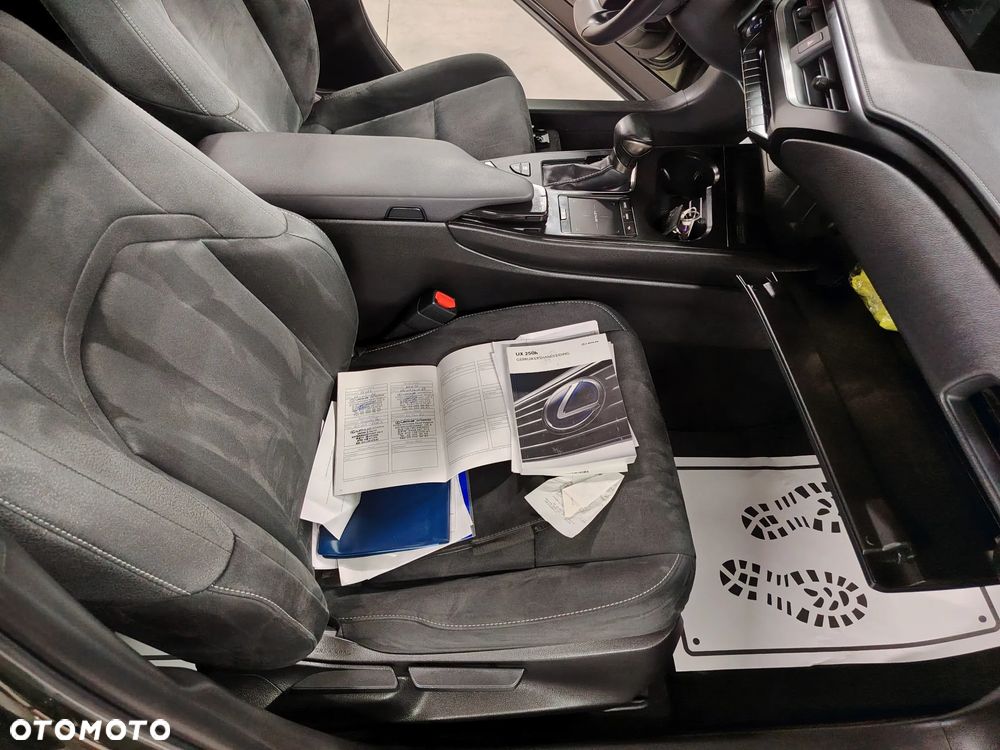 Lexus UX 250h Elegance 2WD - 40