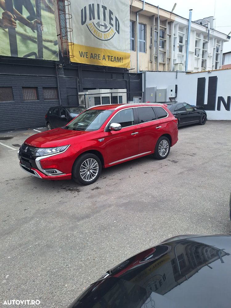 Mitsubishi Outlander PHEV 2.4 L 4X4 Instyle+ - 10