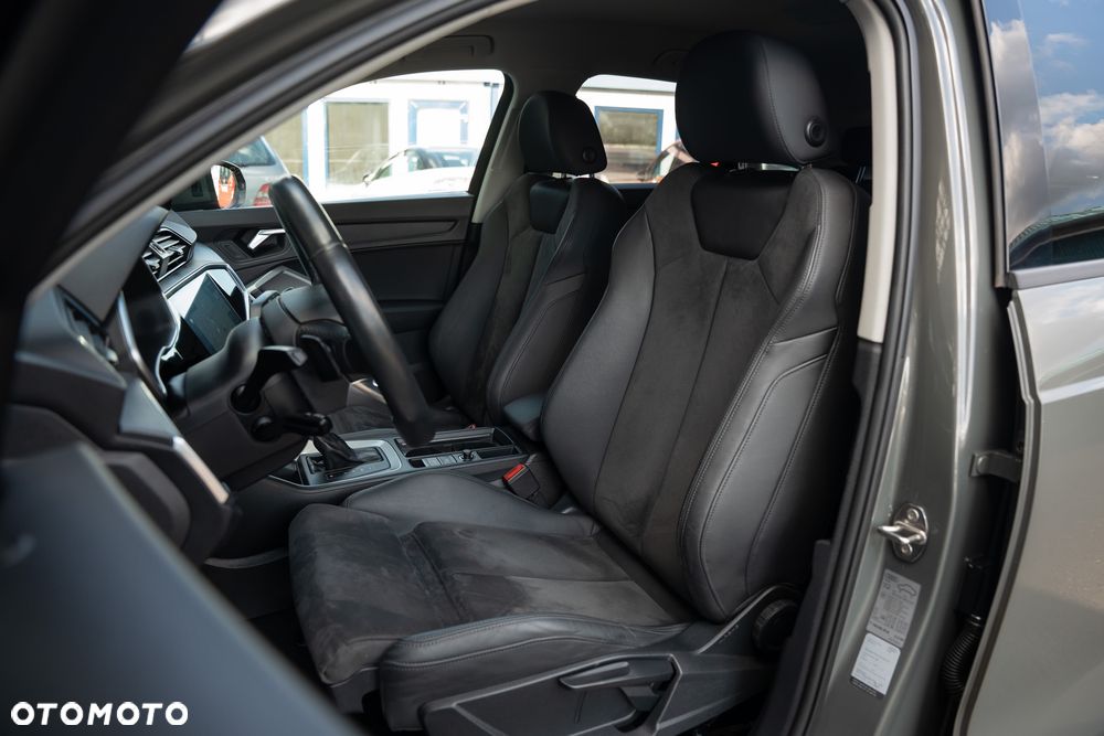 Audi Q3 35 TDI Quattro S tronic S line - 24