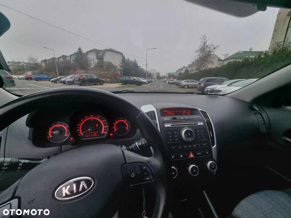 Kia Ceed 1.4 Comfort + - 23