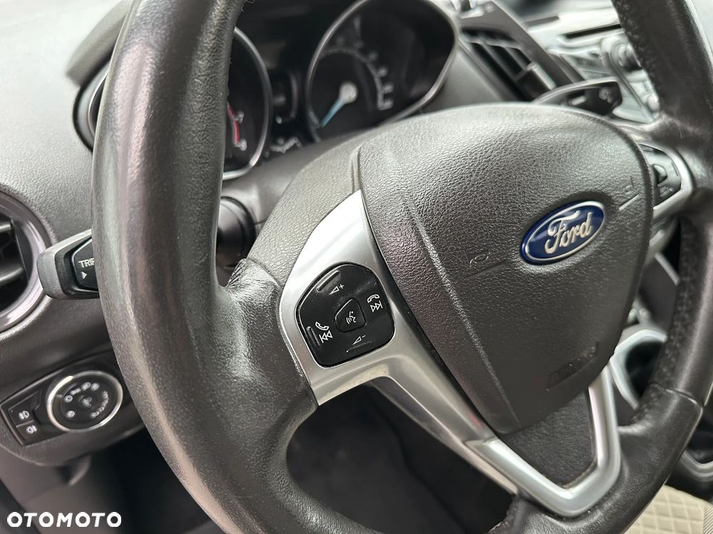 Ford Tourneo Courier 1.0 EcoBoost Titanium - 19