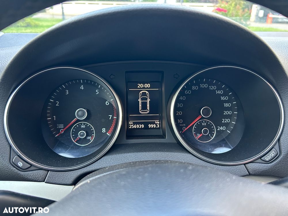 Volkswagen Golf - 21