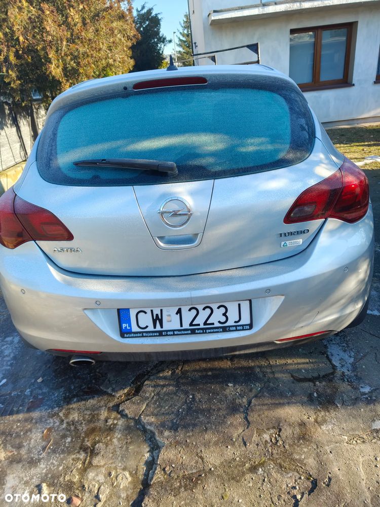 Opel Astra 1.6 Turbo - 2