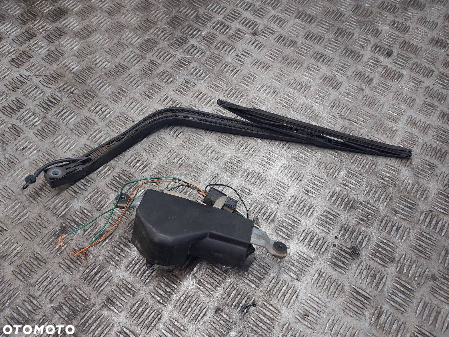 SILNICZEK WYCIERACZKI TYŁ + RAMIĘ LAND ROVER FREELANDER I - 3