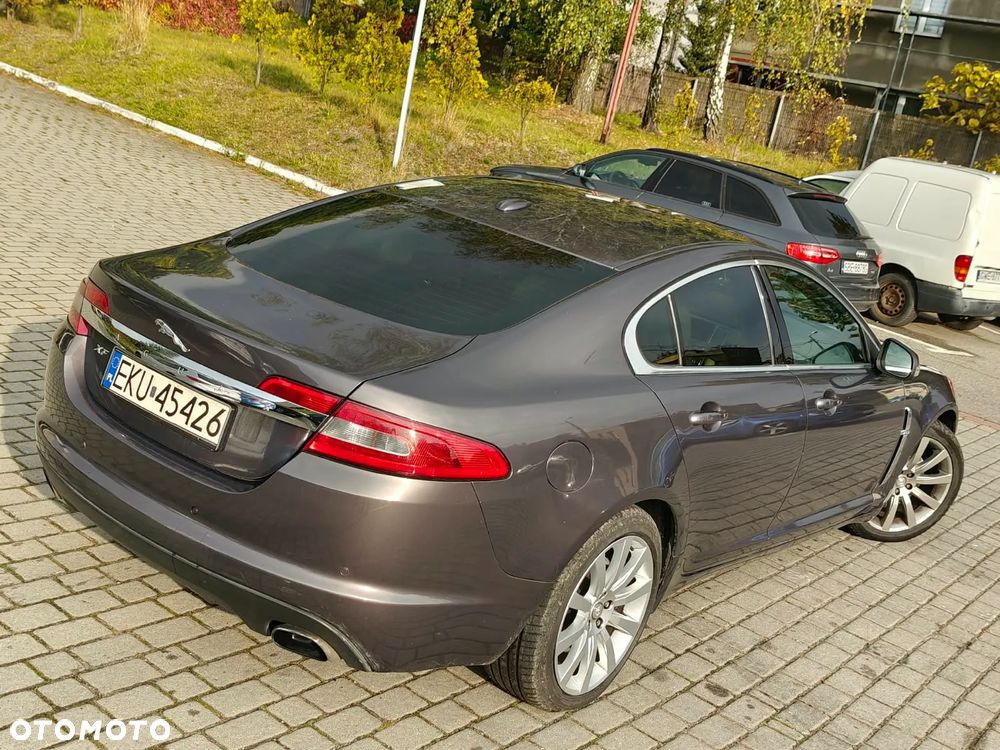 Jaguar XF 2.7 V6 D Premium Luxury - 31