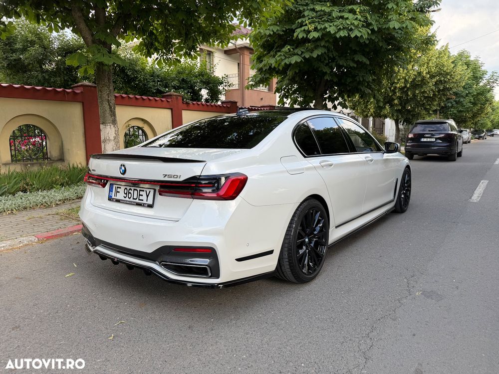 BMW Seria 7 750i xDrive - 8