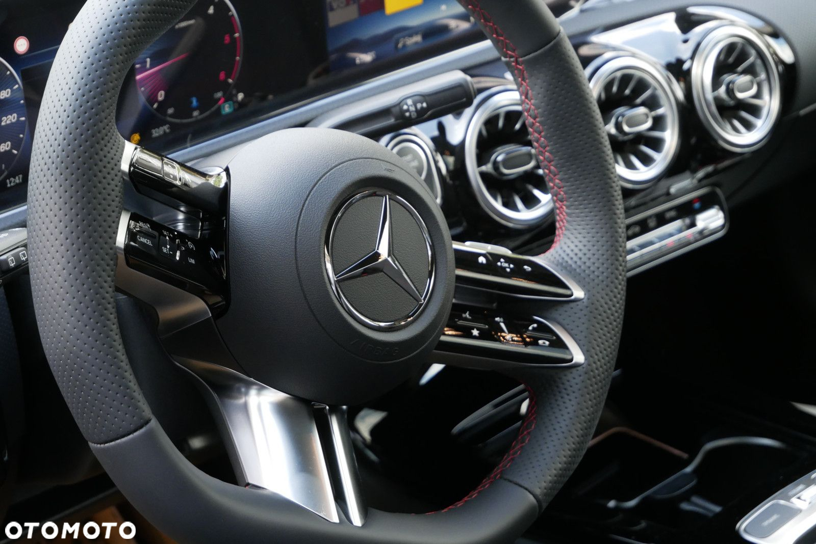 Mercedes-Benz Klasa A 200 d AMG Line 8G-DCT - 7