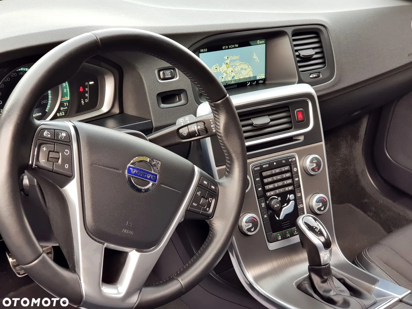 Volvo V60 Cross Country - 17