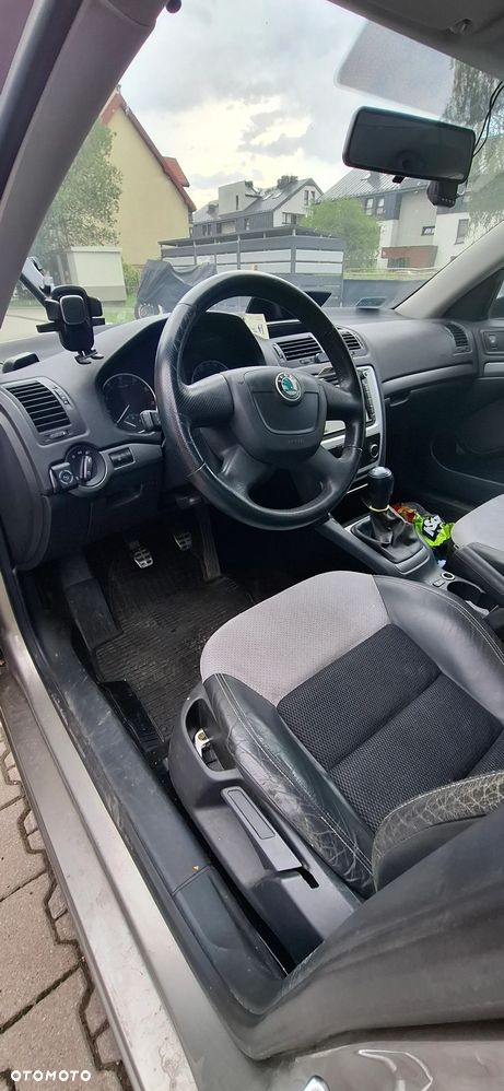 Skoda Octavia 1.6 - 9