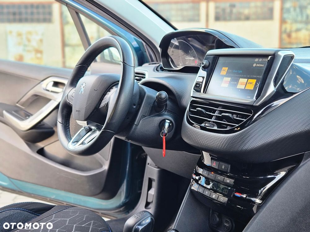 Peugeot 2008 1.2 Pure Tech Style S&S - 8