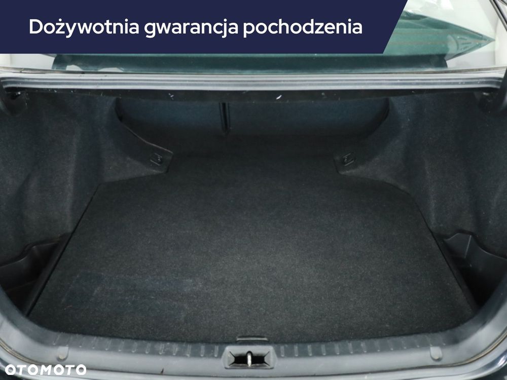 Toyota Avensis - 17