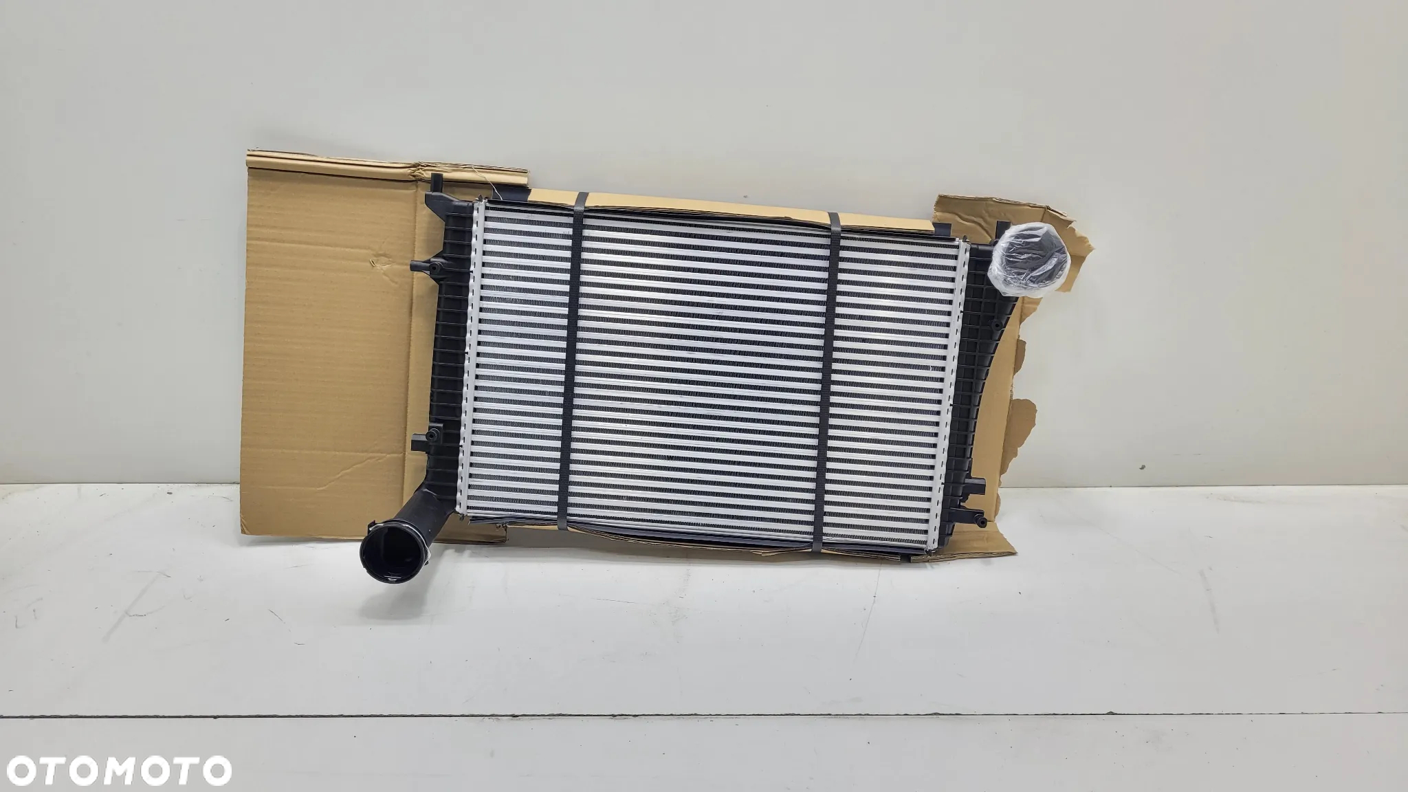 Chłodnica Intercooler VW BEETLE SKODA CADDY GOLF VI PLUS AUDI 1.9 2.0 - 4