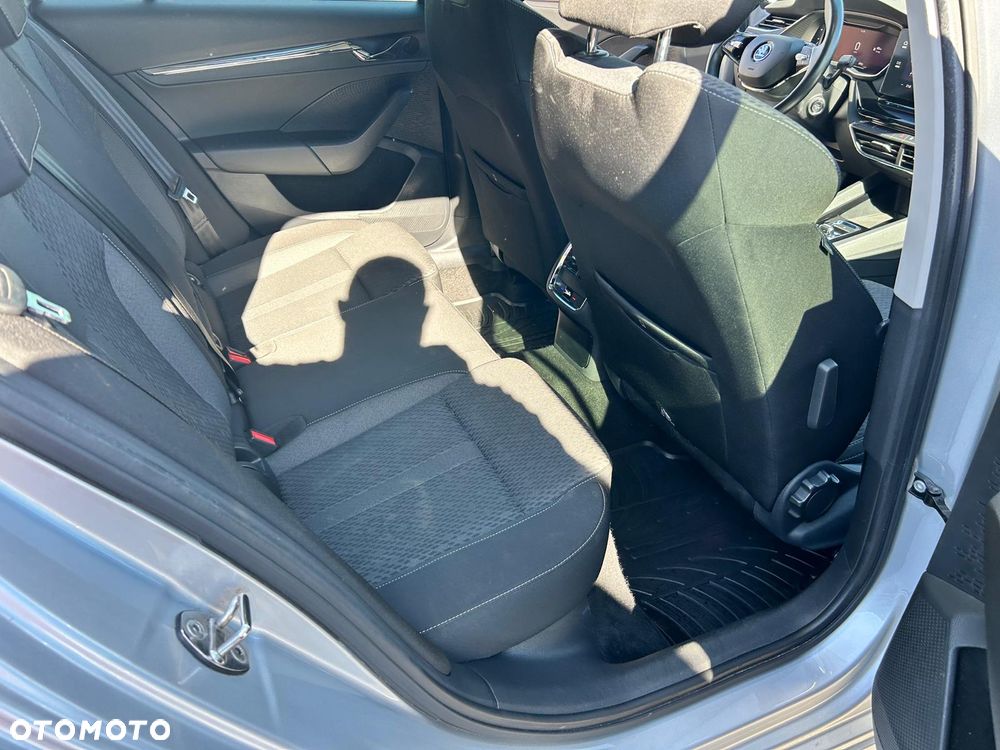 Skoda Octavia 2.0 TDI Elegance DSG - 27