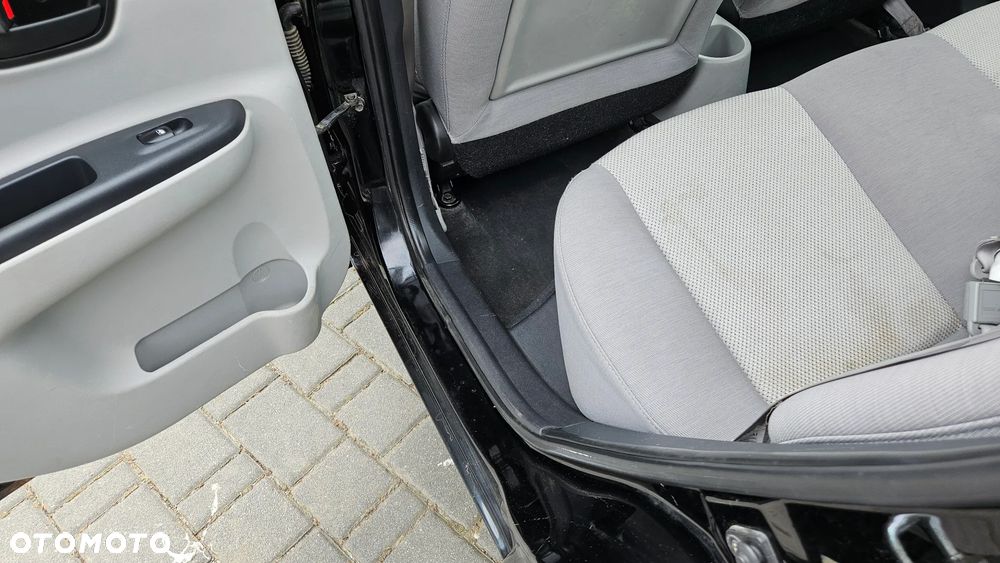 Hyundai Accent - 21