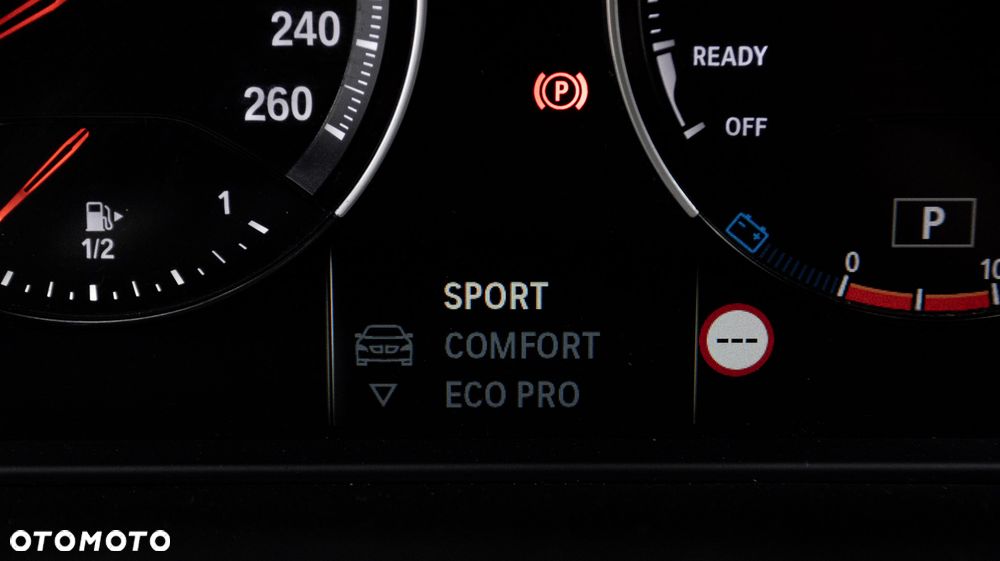 BMW X1 sDrive18i - 21