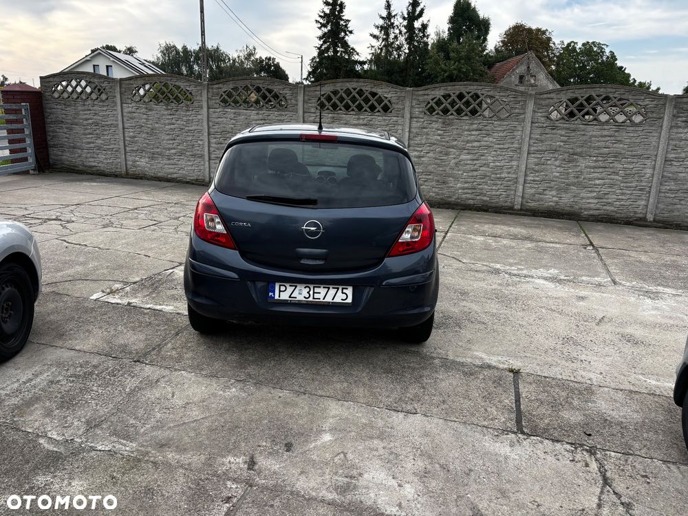 Opel Corsa 1.2 16V Cosmo - 4