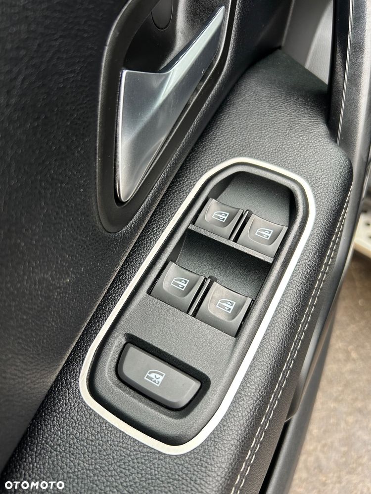 Dacia Duster 1.6 SCe Prestige - 20