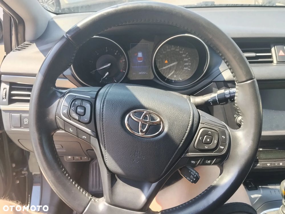 Toyota Avensis 2.0 D-4D Premium - 7