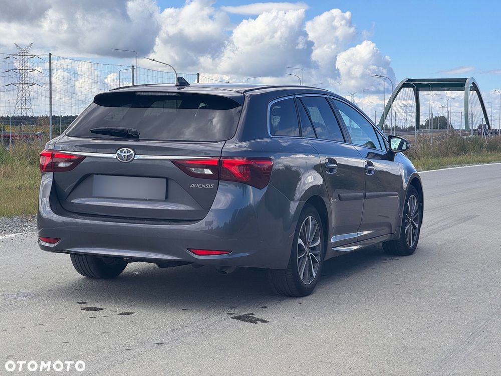Toyota Avensis 2.0 D-4D Premium - 23